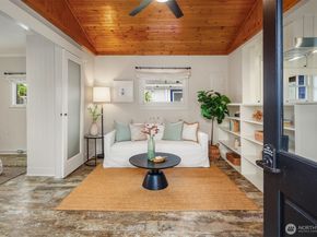 2818 Boyer Avenue E 6, Seattle WA 98102