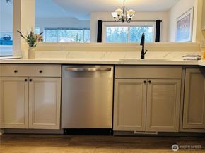 8828 238th St SW D1, Edmonds WA 98026