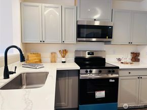 8828 238th St SW D1, Edmonds WA 98026