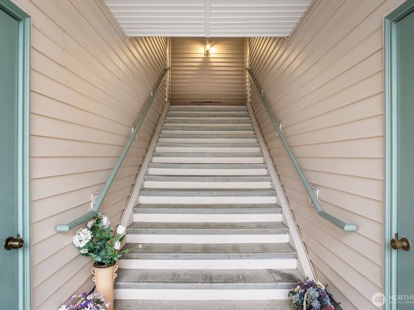 8828 238th St SW D1, Edmonds WA 98026