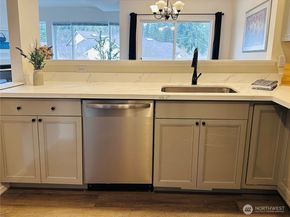 8828 238th St SW D1, Edmonds WA 98026