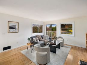 6620 28th Avenue NW, Seattle WA 98117