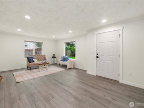 10112 SE 200th Street, Kent WA 98031