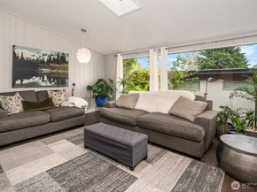 2820 27th Avenue W, Seattle WA 98199