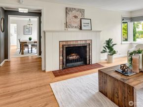 3240 W Viewmont Way W, Seattle WA 98199