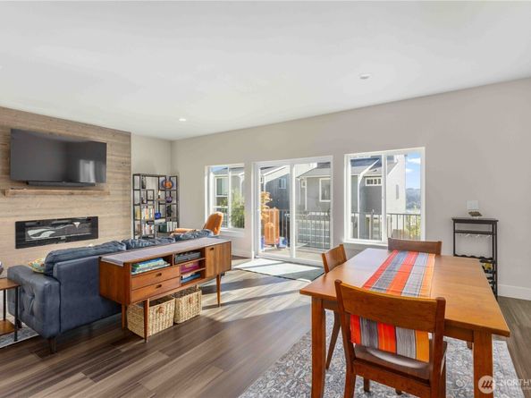134 Blackfish Court, Bremerton WA 98310