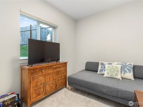 134 Blackfish Court, Bremerton WA 98310