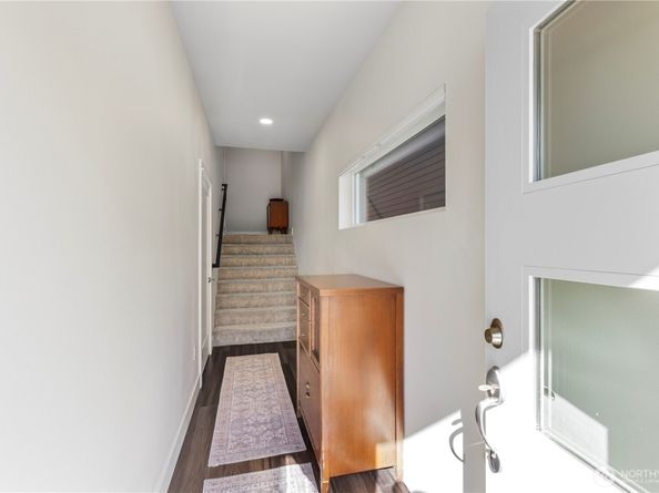 134 Blackfish Court, Bremerton WA 98310