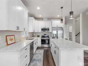 134 Blackfish Court, Bremerton WA 98310