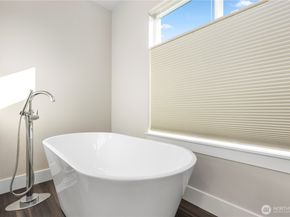 134 Blackfish Court, Bremerton WA 98310