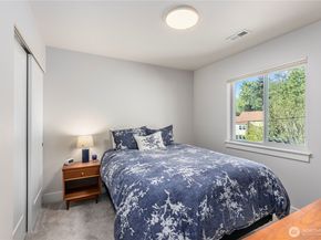 134 Blackfish Court, Bremerton WA 98310
