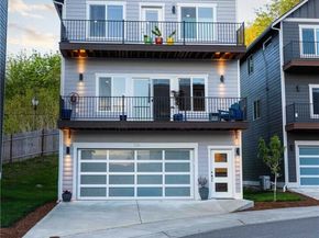 134 Blackfish Court, Bremerton WA 98310