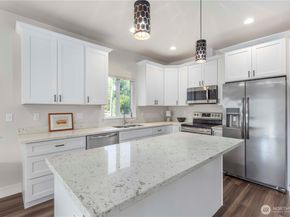 134 Blackfish Court, Bremerton WA 98310