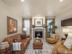 526 Rosario Avenue NE, Renton WA 98059