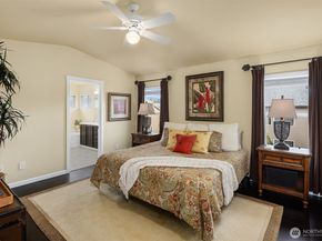 526 Rosario Avenue NE, Renton WA 98059