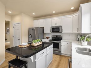 526 Rosario Avenue NE, Renton WA 98059