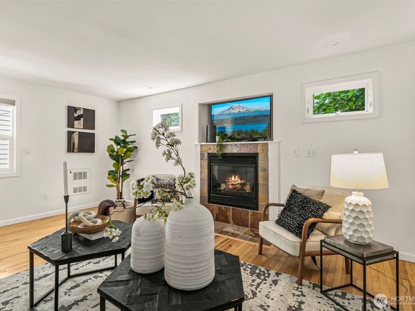 158 15th Avenue B, Seattle WA 98122