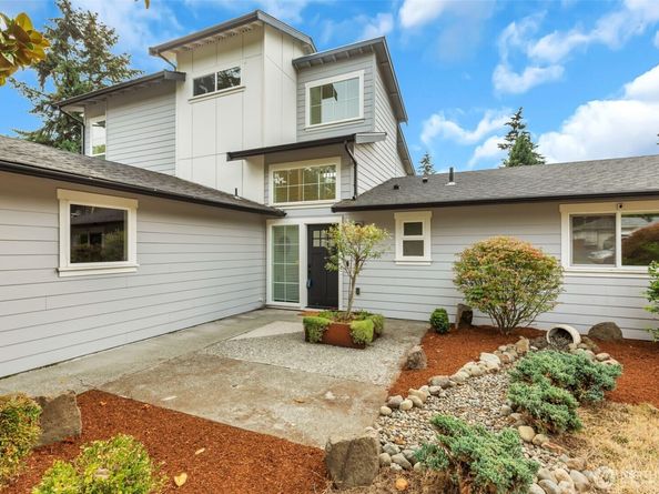 1015 S 202nd Street, Des Moines WA 98198