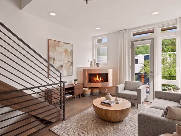 7459 Woodlawn Avenue NE A, Seattle WA 98115