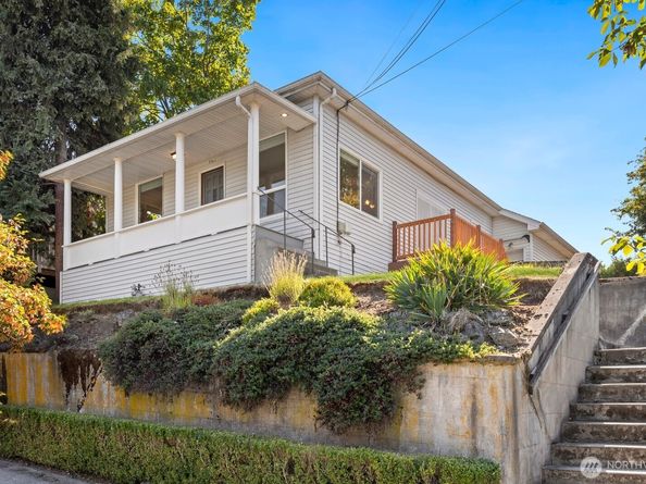 5563 Kenwood Place N, Seattle WA 98103