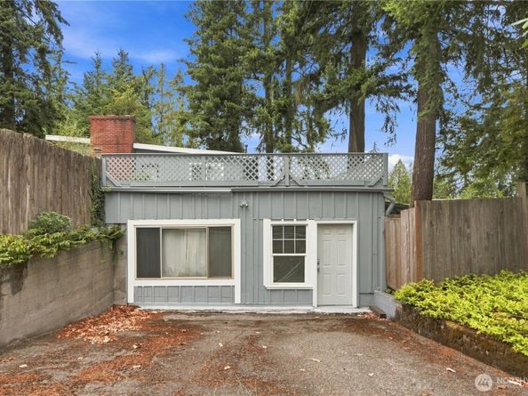 16006 Greenwood Avenue N, Shoreline WA 98133