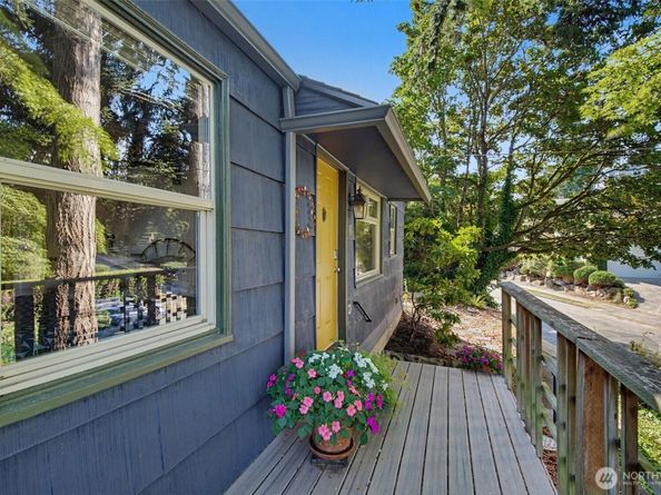 4320 31st Avenue W, Seattle WA 98199