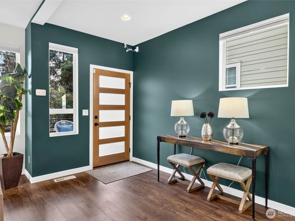 7707 18th Avenue SW, Seattle WA 98106