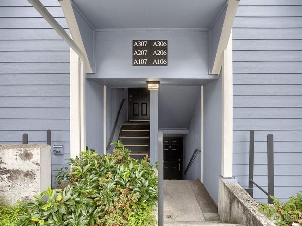 8812 20th Avenue NE A107, Seattle WA 98115