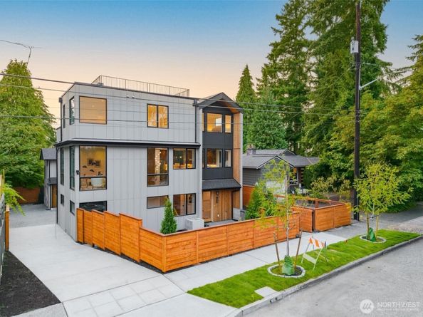 7533 31st Avenue NE, Seattle WA 98115