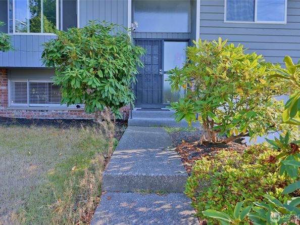 1012 E Laurel Street, Kent WA 98030