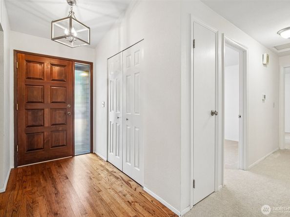 10403 NE 135th Place, Kirkland WA 98034