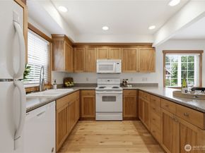 1368 Stonecress Lane NE, Bainbridge Island WA 98110