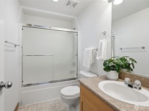 1368 Stonecress Lane NE, Bainbridge Island WA 98110