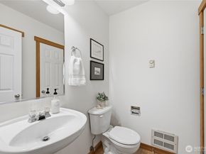 1368 Stonecress Lane NE, Bainbridge Island WA 98110