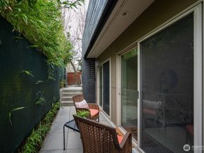 8218 2nd Avenue NE B, Seattle WA 98115