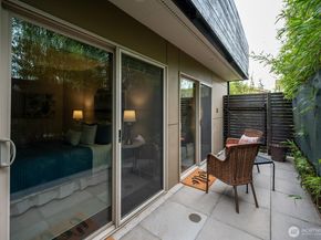 8218 2nd Avenue NE B, Seattle WA 98115