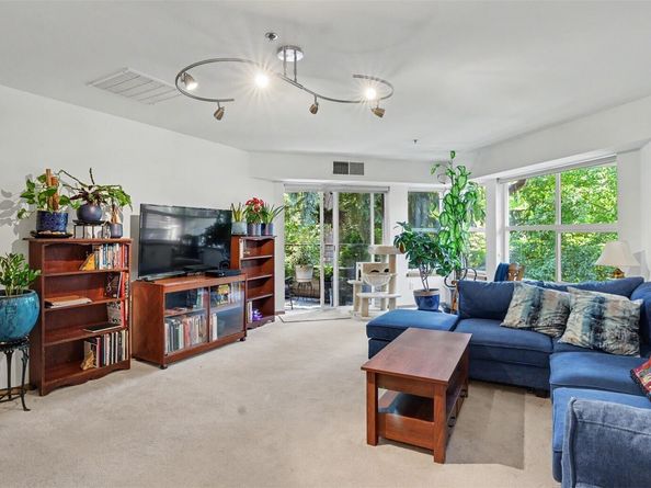 1750 152nd Avenue NE C313, Bellevue WA 98007