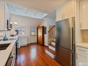 11556 17th Avenue NE, Seattle WA 98125