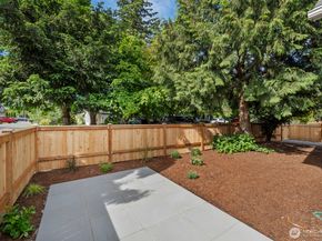 11556 17th Avenue NE, Seattle WA 98125