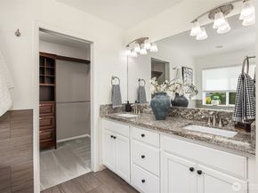 2933 NE Marquette Way, Issaquah WA 98029