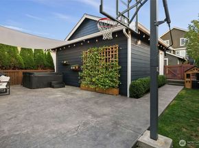 2933 NE Marquette Way, Issaquah WA 98029