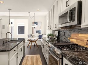 2933 NE Marquette Way, Issaquah WA 98029