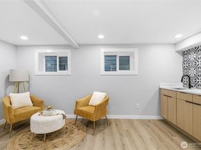 1927 42nd Avenue SW, Seattle WA 98116