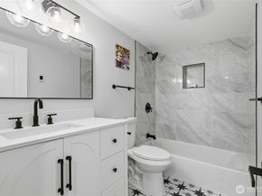 1927 42nd Avenue SW, Seattle WA 98116