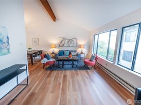 2562 Thorndyke Avenue W 405, Seattle WA 98199