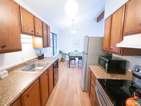 2562 Thorndyke Avenue W 405, Seattle WA 98199