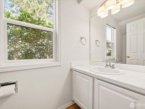 4726 NE 18th Pl B, Renton WA 98059