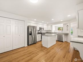 4726 NE 18th Pl B, Renton WA 98059