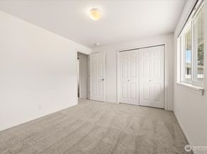 4726 NE 18th Pl B, Renton WA 98059