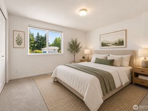 4726 NE 18th Pl B, Renton WA 98059